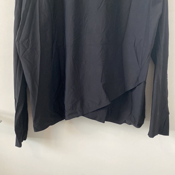 LULULEMON NWOT black Sun Shelter Long Sleeve. Size 12 - Picture 3 of 5